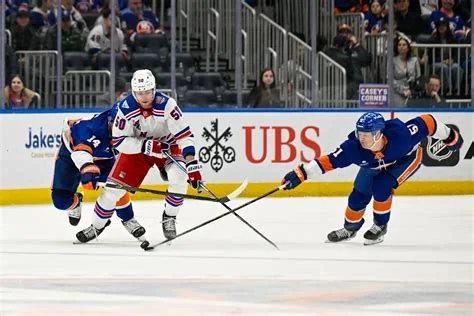 Islanders Crush Rangers 5-2 in Palát Debut – Rivalry Sweep
