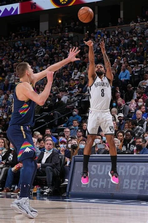 Nuggets Defeat Nets 107-103 – Murray Leads Late Surge