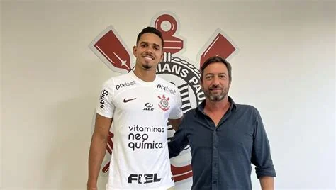 Santos Signs Defender Lucas Veríssimo